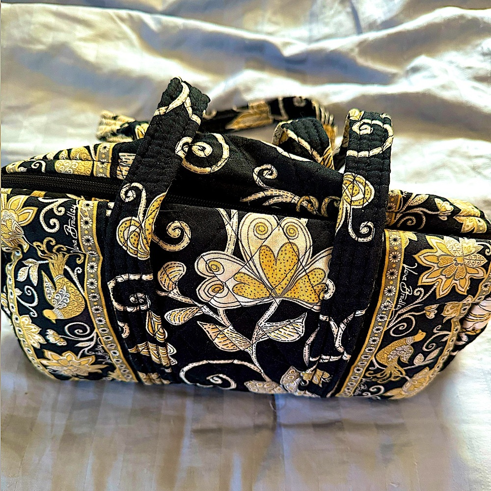 Vera Bradley medium size tote with strap